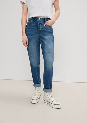 comma casual identity Tapered Jeans in Blau: Vorderseite