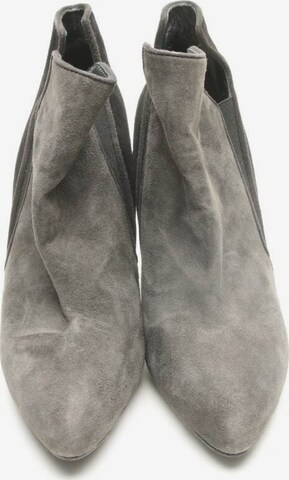 Stuart Weitzman Dress Boots in 37 in Grey