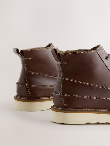 Next - Botas con cordones en marrón