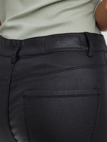 Skinny Pantaloni 'Seven' de la Vero Moda Tall pe negru