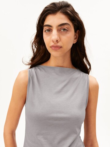 ARMEDANGELS Top LAMINIAA in Grau