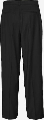 Regular Pantalon à plis VERO MODA en noir