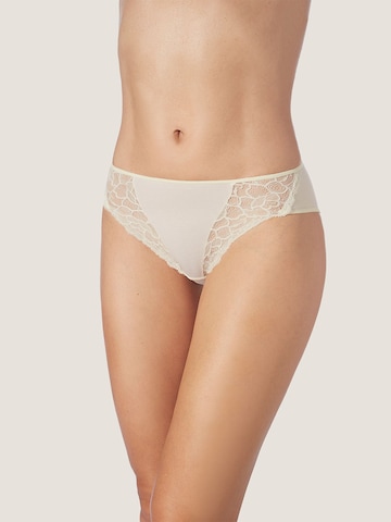 zd ZERO DEFECTS Boyshorts ' Naia soy fiber mid waist panty' in White
