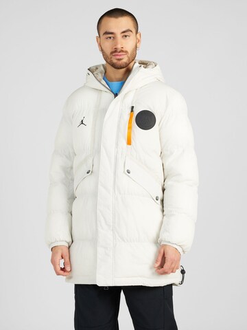 Jordan Winter Coat in Beige: front