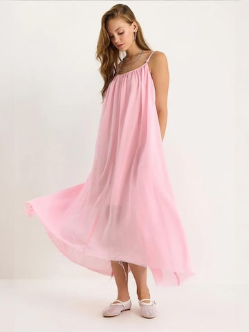 Bianco Lucci Kleid in Pink: Vorderseite