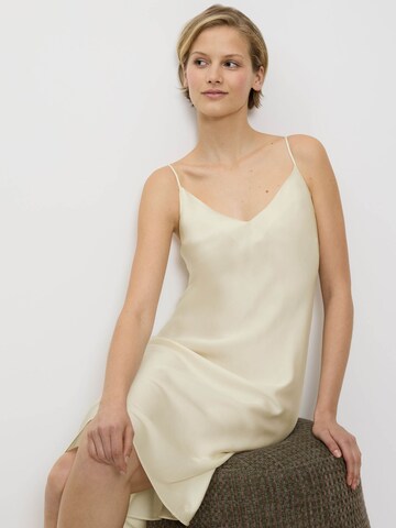 TRIUMPH - Camiseta de noche ' Silky Sensuality ' en blanco