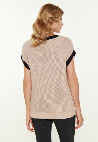 Usha Trui in Beige