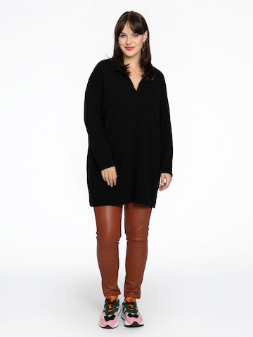 Yoek Sweater in Black