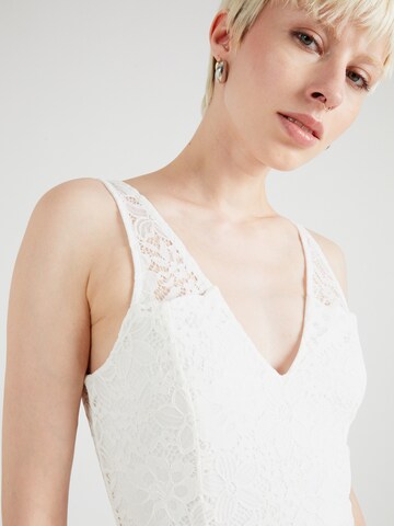 Robe de soirée 'NALA' WAL G. en blanc