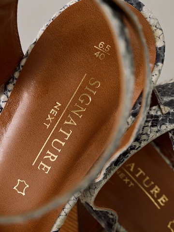 Next Sandalen met riem in Grijs