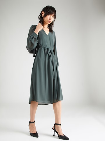 Robe 'Nola' ABOUT YOU en vert