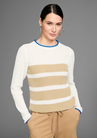 HECHTER PARIS Sweater in White