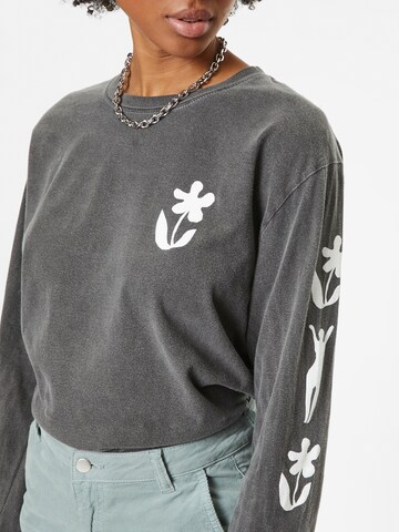 Nasty Gal - Camiseta en gris