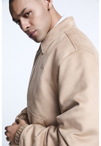 Karl Kani Jacke in Beige