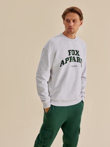 DAN FOX APPAREL Sweatshirt 'Rocco Heavyweight' i grå: framsida