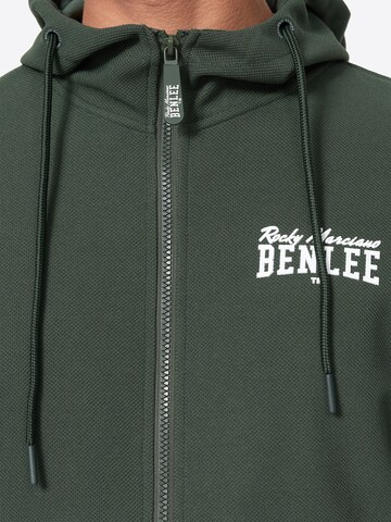 Costum de trening 'Hackberry' de la Benlee pe verde