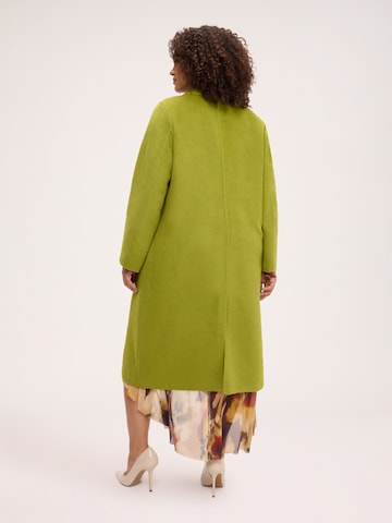 Cappotto di mezza stagione di Fiorella Rubino in verde