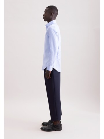 Coupe slim Chemise business 'Schwarze Rose' SEIDENSTICKER en bleu