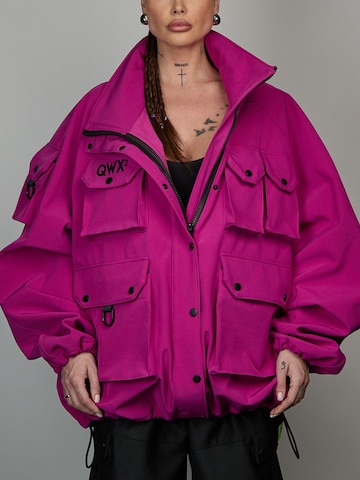 QWX2 Performance Jacket 'Oversized Softshell Jacket – Structured / Weather-Resistant' in Pink