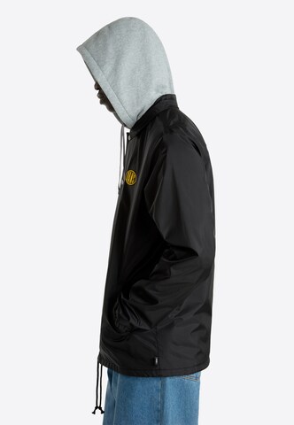 VANS Between-season jacket 'Riley II Coach' in Black