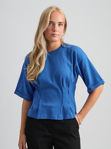 T-shirt 'Juniana' minus en bleu : devant