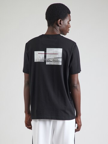 BOSS T-shirt i svart