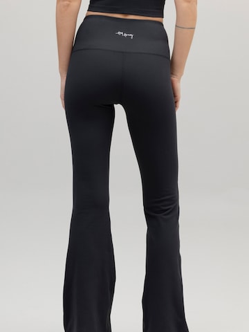 Hey Honey - Acampanado Leggings 'Flared Always Dressed' en negro