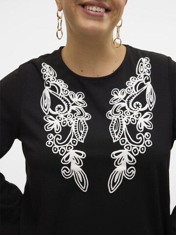 T-shirt 'GIRA' Vero Moda Curve en noir