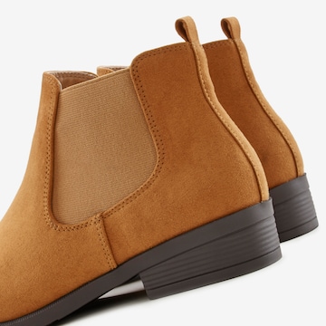 LASCANA Chelsea Boots in Brown