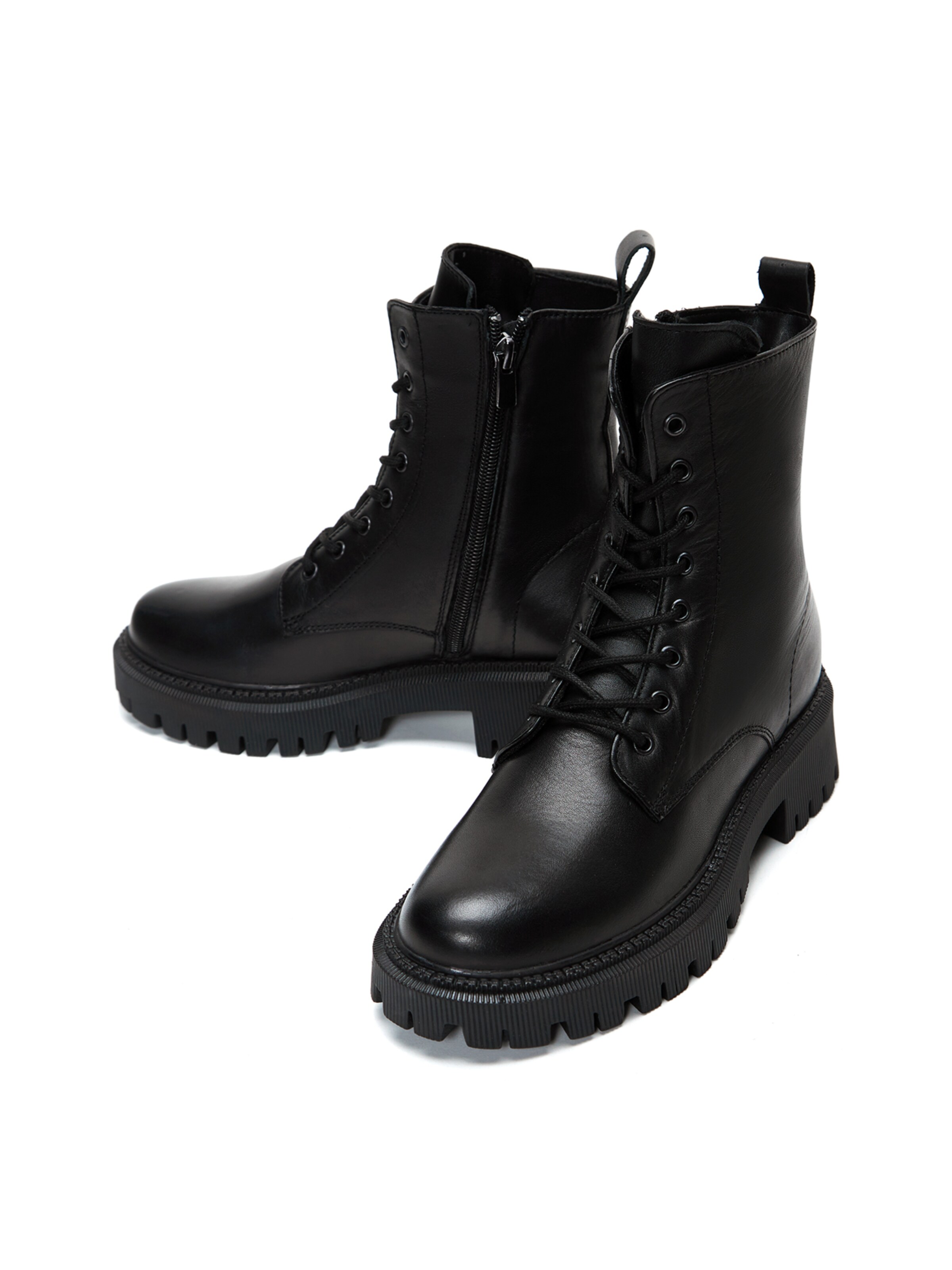 Derimod Lace-up bootie in Black