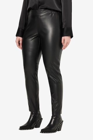 Ulla Popken Regular Housut värissä musta: etupuoli