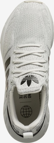 Sneaker de alergat 'Swift Run 22' de la ADIDAS ORIGINALS pe alb