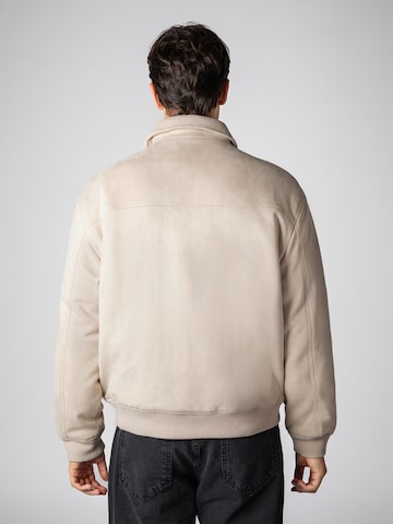 Sublevel Between-Season Jacket in Beige