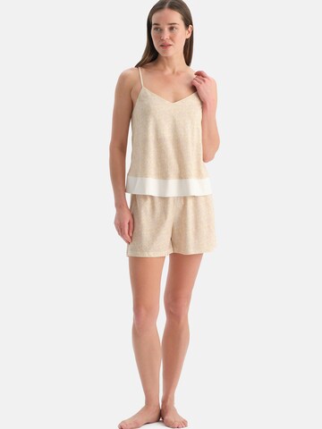 Dagi Shorty in Beige: Vorderseite