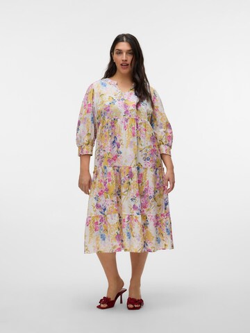 Robe 'VMCDicthe' Vero Moda Curve en blanc : devant