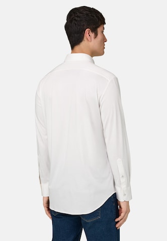 Coupe regular Chemise Boggi Milano en blanc