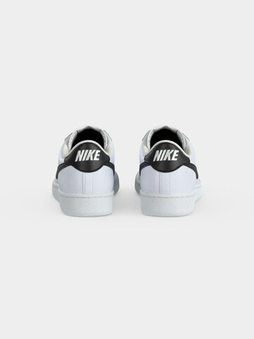 balts Nike Sportswear Zemie brīvā laika apavi 'CLASSIC'