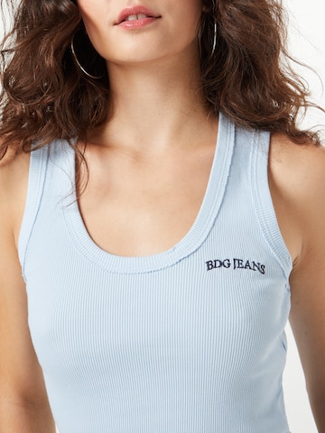 BDG Urban Outfitters Топ в синьо