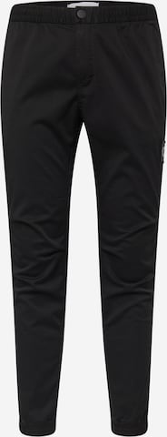 Pantalon chino Calvin Klein Jeans en noir : devant