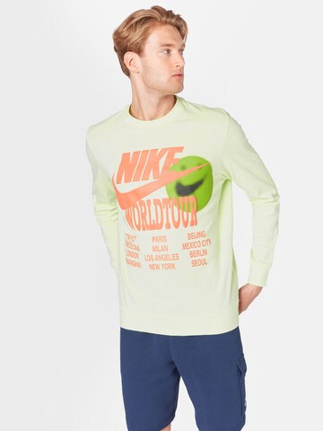 Nike Sportswear Collegepaita värissä vihreä: edessä