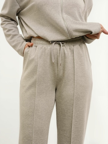Regular Pantalon 'Henny' Liberte Essentiel en gris