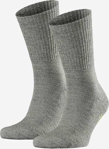 Chaussettes de sport FALKE en gris : devant