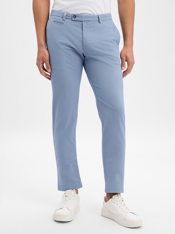 bugatti Regular Chino Pants in Blue: front