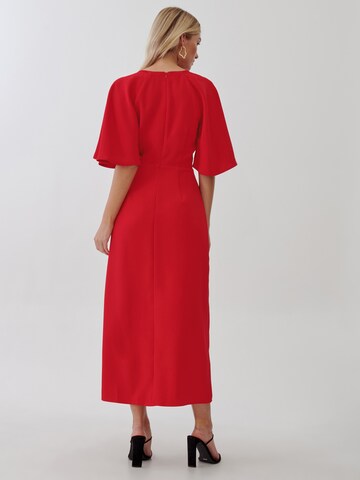 Tussah - Vestido 'ABIGAIL' em vermelho: atrás