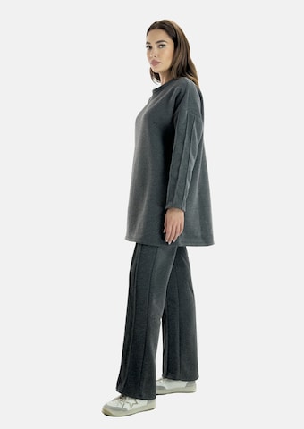 Abito da casa di Elara in grigio