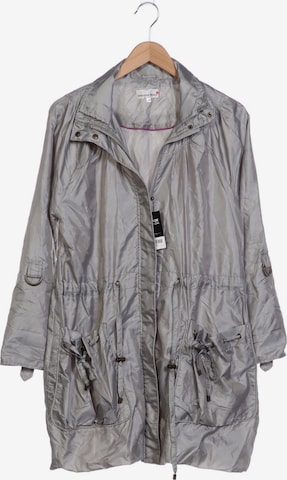 Helena Vera Jacket & Coat in M in Grey: front