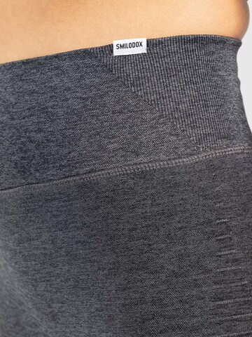 Smilodox Skinny Workout Pants 'Anita' in Grey