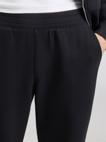 Abercrombie & Fitch Loose fit Trousers in Black