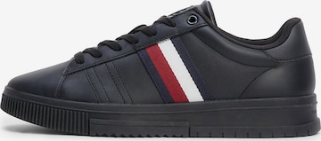 TOMMY HILFIGER Sneakers laag in Zwart: voorkant