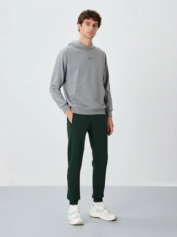 Tommy Life Regular Workout Pants in Green